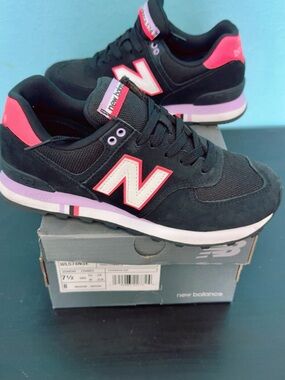 New Balance Black, Pink & Lavender Women's Retro Runner Sneakers